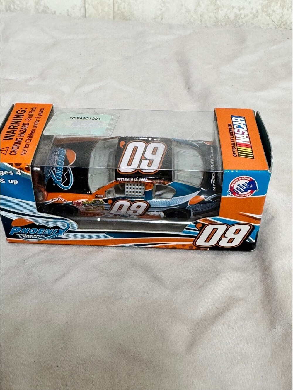 Action Racing 1:64 #09 Phoenix International Raceway 2009 Diecast Car